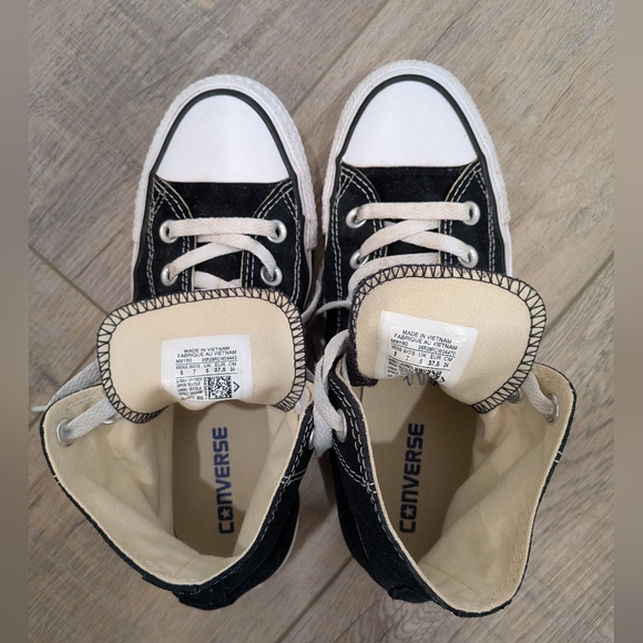 Converse Black and White High-Top Sneakers Chuck Taylor - Picture 7 of 8